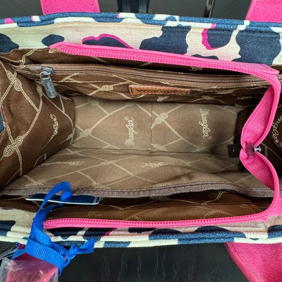 Wrangler Cow Print Concealed Carry Tote/Crossbody Hot Pink - Picture 6 of 7